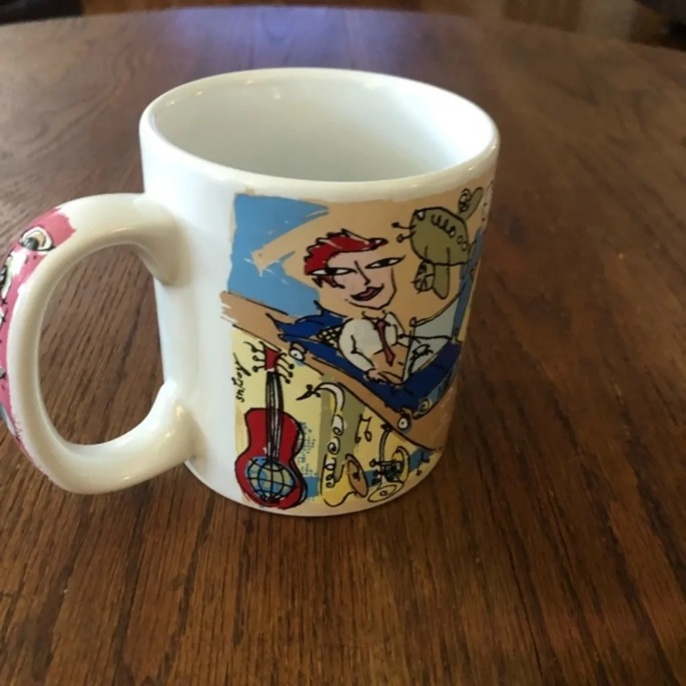 Great design and condition, Barnes and Noble coffee cup!